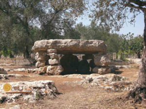 Dolmen Li Scusi presso Minervino di Lecce