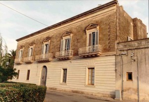 Palazzo Comi. Esterno (foto di Fernando Manni)