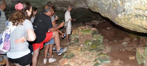 Andar per Grotte nel territorio di Salve